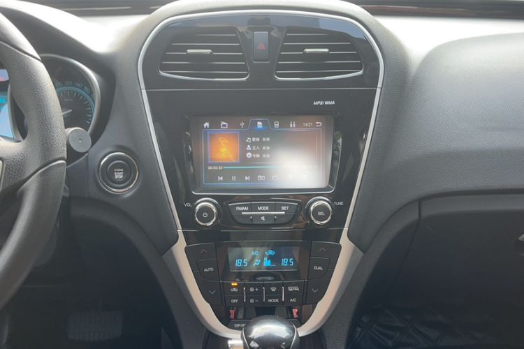 Used GAC Trumpchi GS5 Super 2015 2.0L Automatic Two-Wheel Drive Elite Edition Interior 4