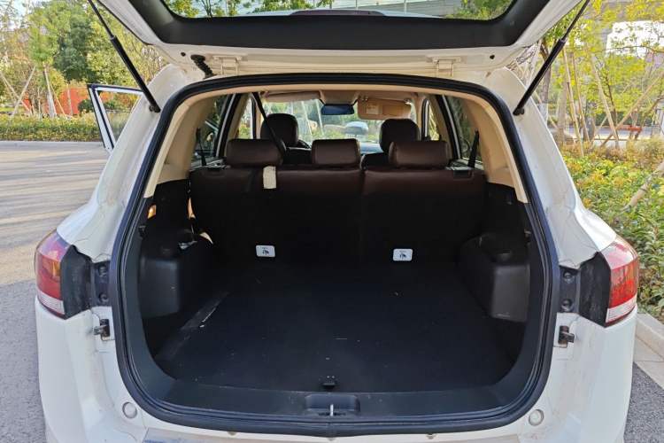 Used Yema T70 2016 Upgraded Model 1.5T Manual Luxury Version
