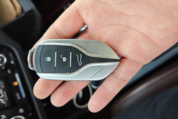 Used Yema T70 2016 Upgraded Model 1.5T Manual Luxury Version
