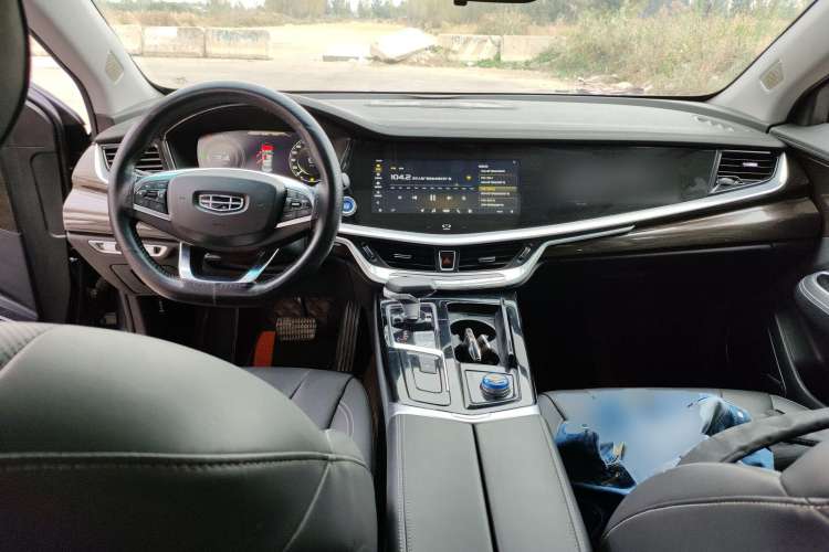 Used Geely Auto Emgrand GT New Energy 2020 1.5T PHEV Yaoxiang Edition Center Console