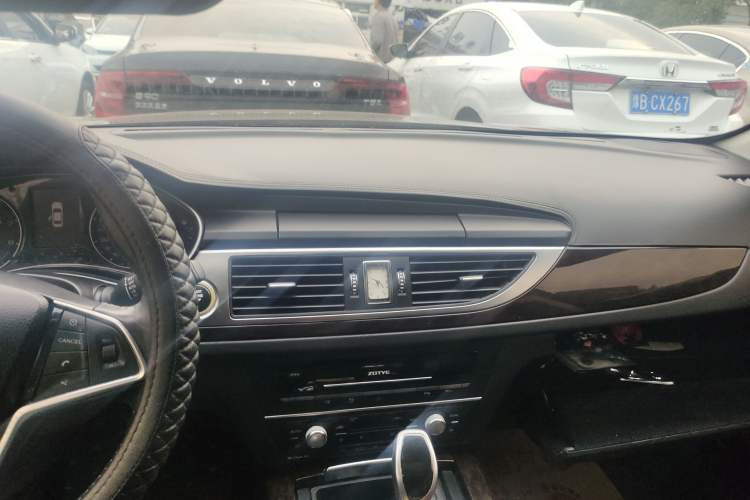 Used Zotye Z700 2016 1.8T DCT Elegant Version
