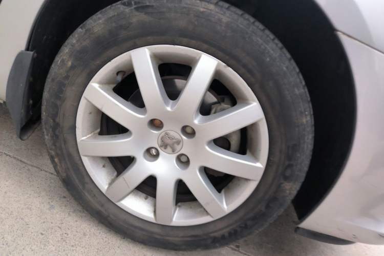 Used Peugeot 307 2013 Hatchback 1.6L Manual Comfort Edition
