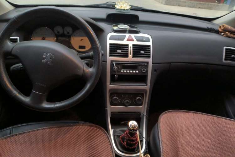 Used Peugeot 307 2013 Hatchback 1.6L Manual Comfort Edition
