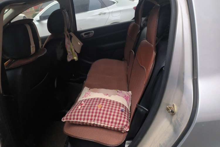 Used Peugeot 307 2013 Hatchback 1.6L Manual Comfort Edition
