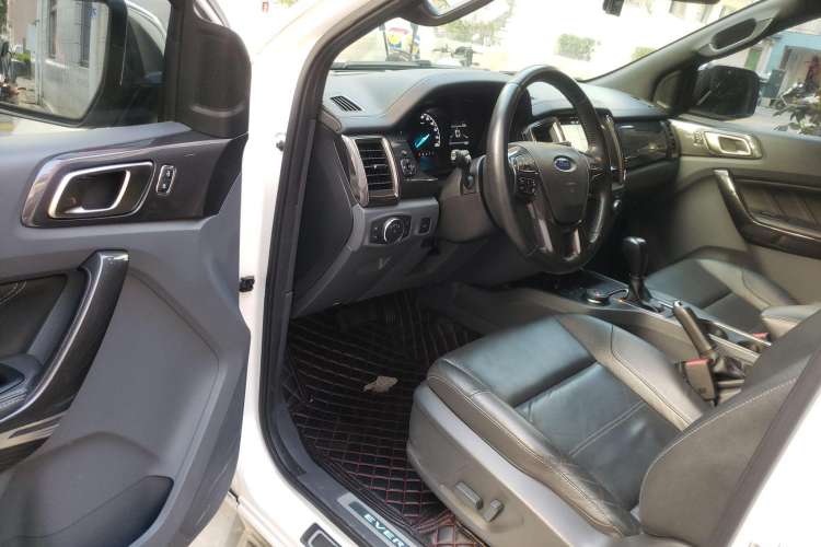 Used Ford Everest 2017 2.0T Gasoline Automatic 4x4 Flagship Edition 7 Seats