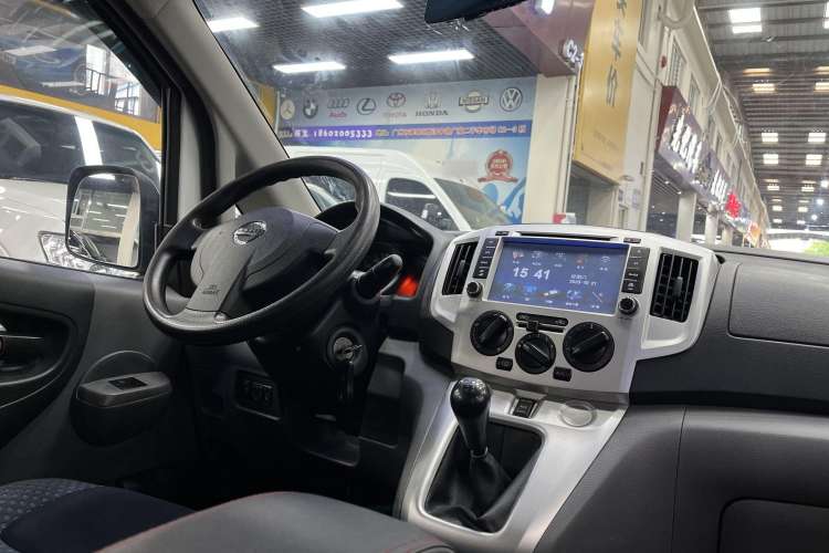 Used Nissan NV200 2013 1.6L Luxury Model China IV Standard Interior 4