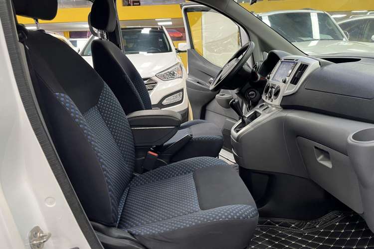 Used Nissan NV200 2013 1.6L Luxury Model China IV Standard Interior 8
