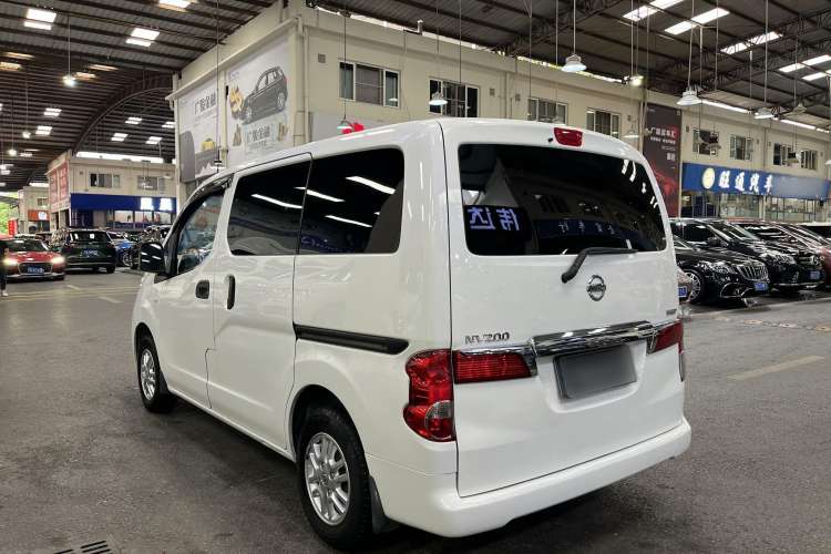 Used Nissan NV200 2013 1.6L Luxury Model China IV Standard Exterior 4