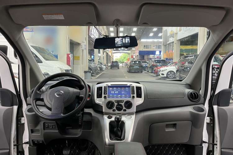Used Nissan NV200 2013 1.6L Luxury Model China IV Standard Interior 1