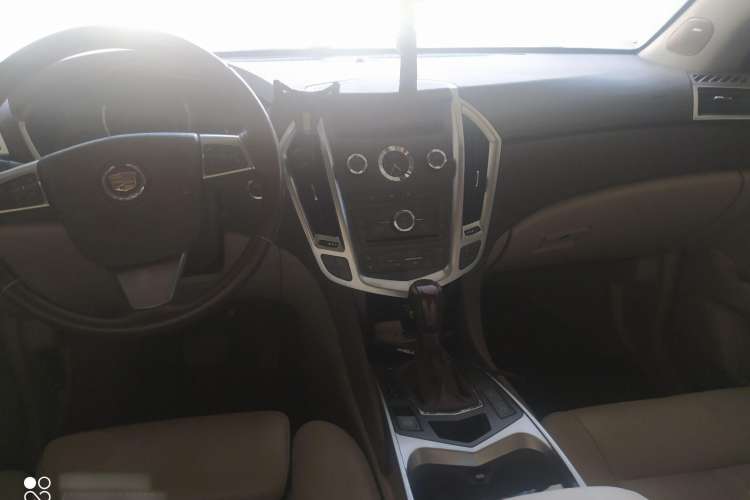 Used Cadillac SRX 2011 3.0L Luxury Model
