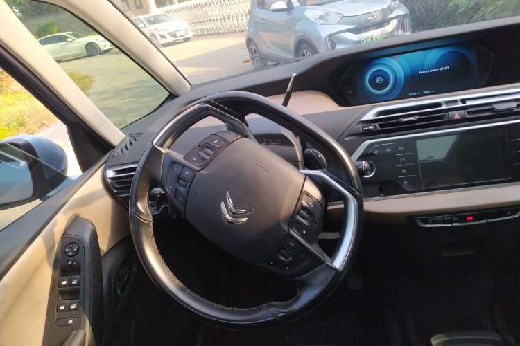 Used Citroen C4 Picasso 2015 Grand 1.6T Luxury 7-Seater
