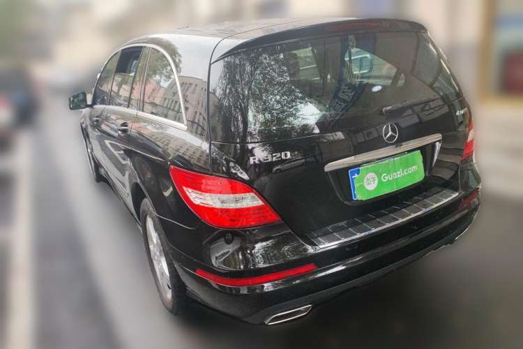 Used Mercedes-Benz R-Class 2015 R 320 4MATIC Luxury Model Rear Left 45 Deg