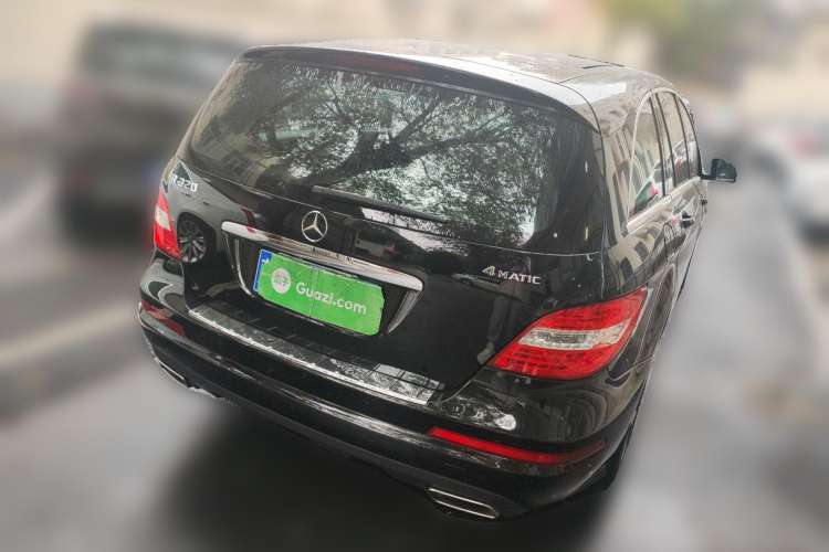 Used Mercedes-Benz R-Class 2015 R 320 4MATIC Luxury Model Rear Right 45 Deg