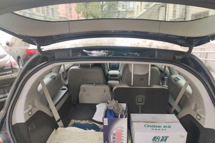 Used Mercedes-Benz R-Class 2015 R 320 4MATIC Luxury Model Trunk