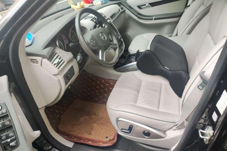 Used Mercedes-Benz R-Class 2015 R 320 4MATIC Luxury Model Left Front Seat