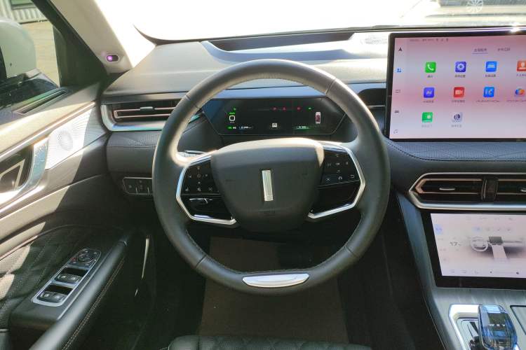 Used Wey Latte DHT-PHEV 2022 1.5T Two-Wheel-Drive Extra-Large Version
