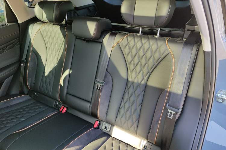 Used Wey Latte DHT-PHEV 2022 1.5T Two-Wheel-Drive Extra-Large Version
