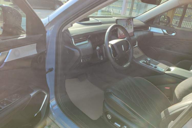 Used Wey Latte DHT-PHEV 2022 1.5T Two-Wheel-Drive Extra-Large Version
