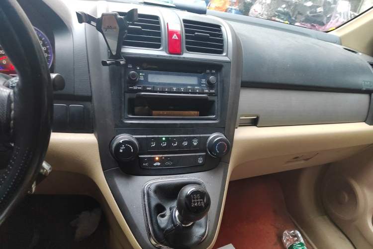 Used Honda CR-V 2010 2.0L manual two-wheel drive urban version
