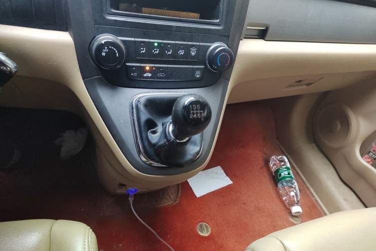 Used Honda CR-V 2010 2.0L manual two-wheel drive urban version
