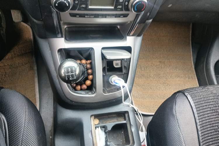 Used Jinbei Grace 2014 2.4L Standard Version Long Wheelbase 10-Seater 4RB2 Gear Lever