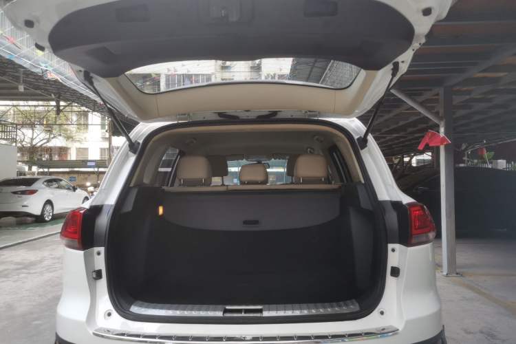 Used Zotye Domy X5 2017 Upgraded Model 1.5T Manual Luxury Version Trunk