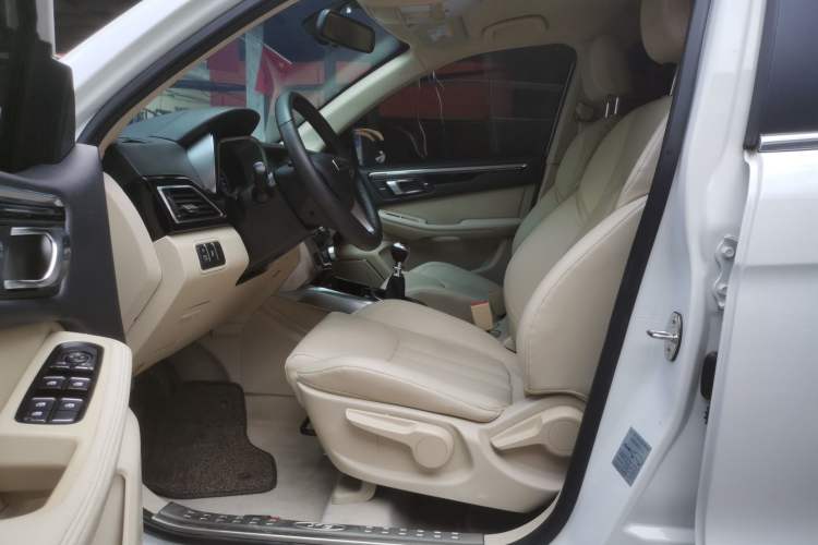 Used Zotye Domy X5 2017 Upgraded Model 1.5T Manual Luxury Version Left Front Seat