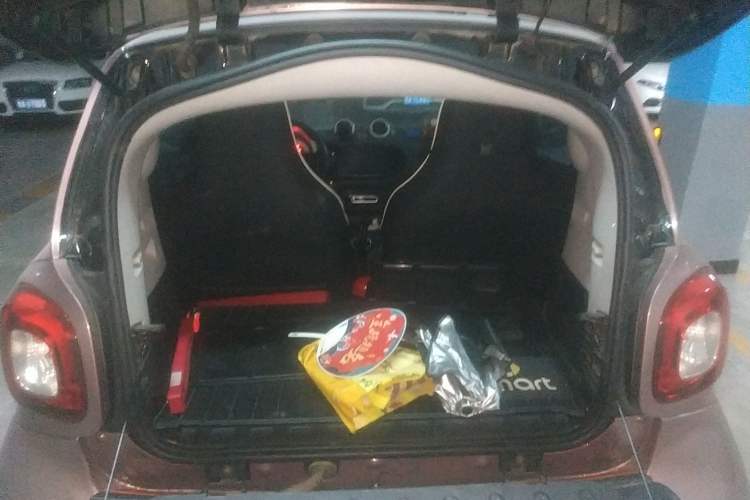 Used smart fortwo 2015 1.0L 52 kW hardtop Dynamic version