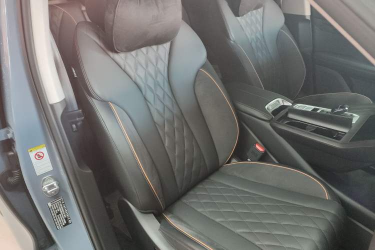 Used Wey Latte DHT-PHEV 2022 1.5T Two-Wheel-Drive Extra-Large Version
