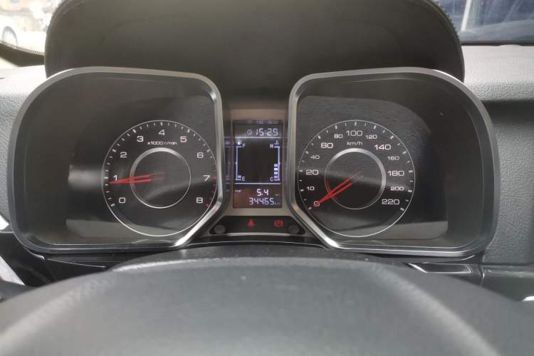 Used Zotye Domy X5 2017 Upgraded Model 1.5T Manual Luxury Version Instrument Cluster