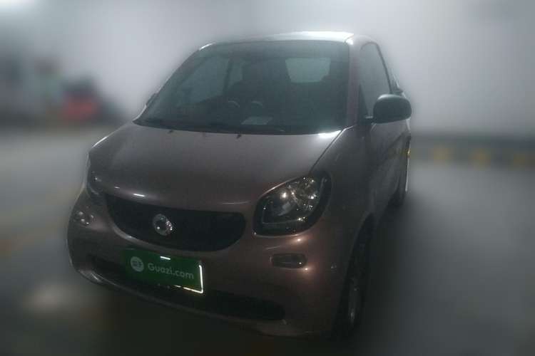 Used smart fortwo 2015 1.0L 52 kW hardtop Dynamic version