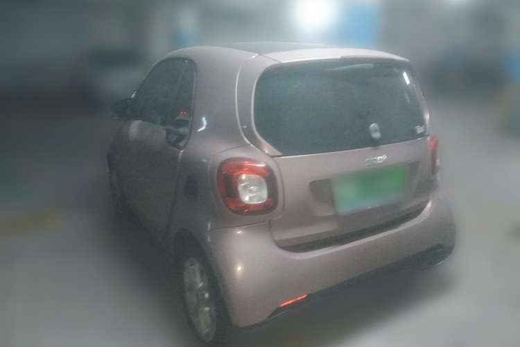 Used smart fortwo 2015 1.0L 52 kW hardtop Dynamic version