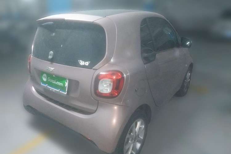 Used smart fortwo 2015 1.0L 52 kW hardtop Dynamic version