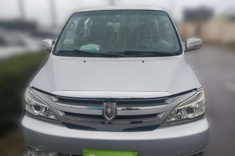 Used Jinbei Grace 2014 2.4L Standard Version Long Wheelbase 10-Seater 4RB2 Front