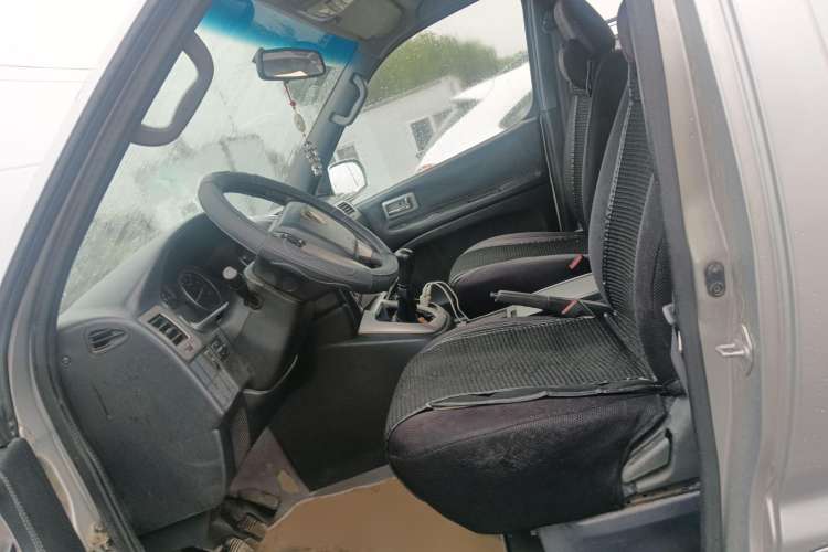 Used Jinbei Grace 2014 2.4L Standard Version Long Wheelbase 10-Seater 4RB2 Left Front Seat