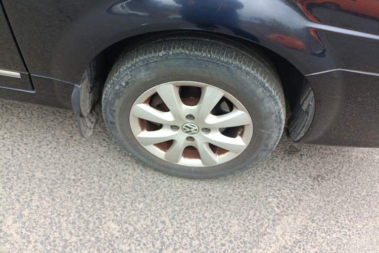 Used Volkswagen Santana Vista 2008 1.8L Manual Comfort Edition Right Front Wheel Hub