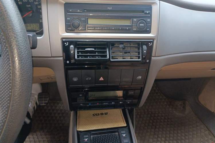 Used Volkswagen Santana Vista 2008 1.8L Manual Comfort Edition Audio And AC Panel