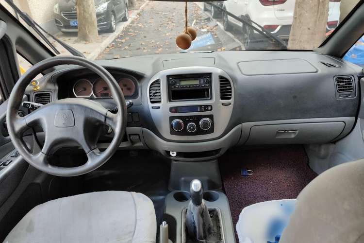 Used FORTHING Lingzhi 2011 Q3 2.0L 7-Seater Long-Wheelbase Entrepreneur Edition
