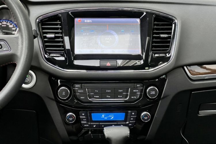 Used Geely Auto GX7 2015 Sports Edition 2.0L Automatic Prestige Model
