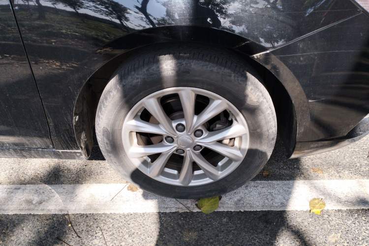 Used Roewe i5 2020 1.5L Automatic 4G Connected Linghao Edition
