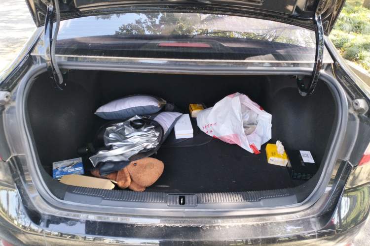 Used Roewe i5 2020 1.5L Automatic 4G Connected Linghao Edition
