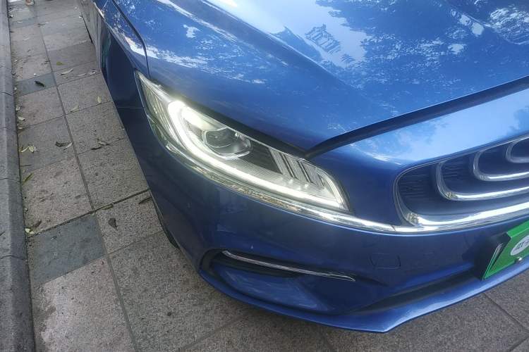 Used Geely Auto Emgrand GT New Energy 2018 1.5T PHEV Yaoxiang Edition Right Front Headlight