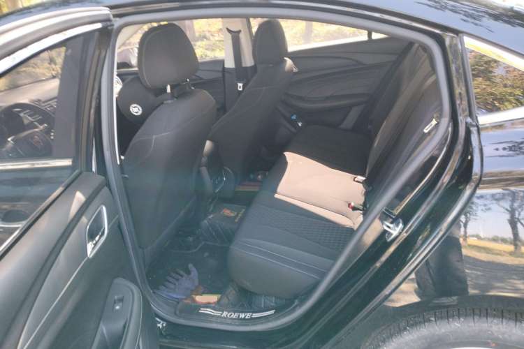 Used Roewe i5 2020 1.5L Automatic 4G Connected Linghao Edition
