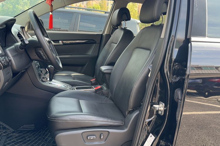 Used Chevrolet Captiva 2012 2.4L 4x4 Flagship Edition 7 Seats