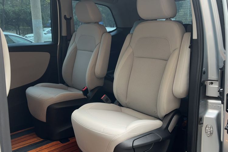 Used Huasong 7 2017 2.0T Automatic Standard Edition