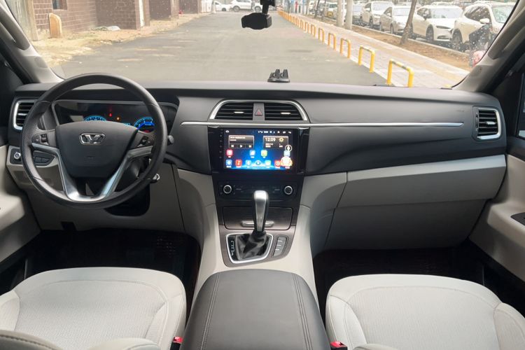 Used Huasong 7 2017 2.0T Automatic Standard Edition