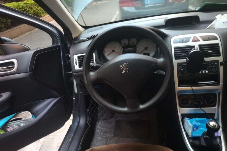 Used Peugeot 307 2008 Hatchback 1.6L Manual Deluxe Edition