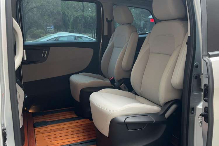 Used Huasong 7 2017 2.0T Automatic Standard Edition