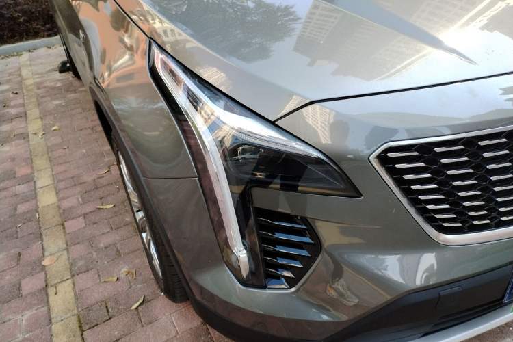 Used Cadillac XT4 2018 28T Two-Wheel Drive Leading Version