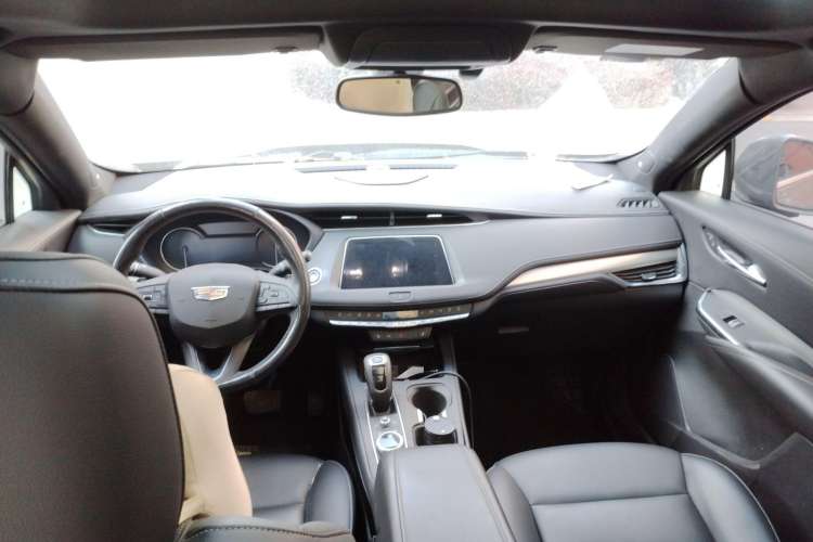 Used Cadillac XT4 2018 28T Two-Wheel Drive Leading Version